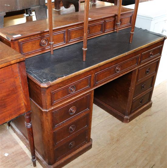 Victorian mahogany pedestal desk (altered)(-)
